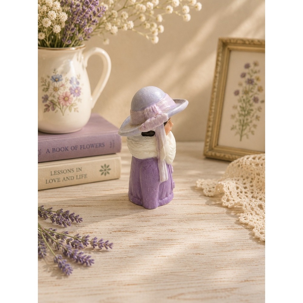 Avon 1983 Vintage Porcelain Lady Bust Figurine Lavender Hat Victorian - Picture 3 of 9